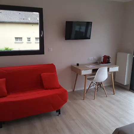 לינה וארוחת בוקר Villa'vi Lyon Est D'hotes 3*