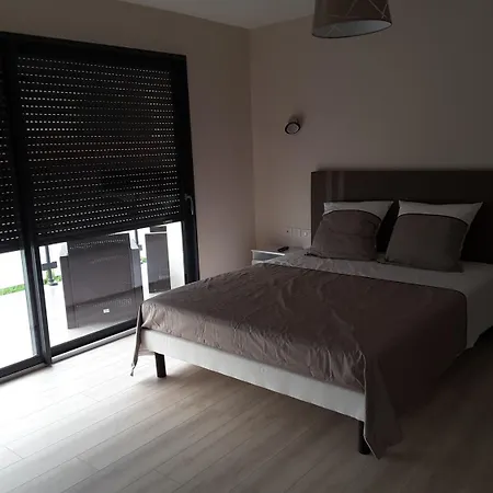 Villa'vi Lyon Est D'hotes 3*