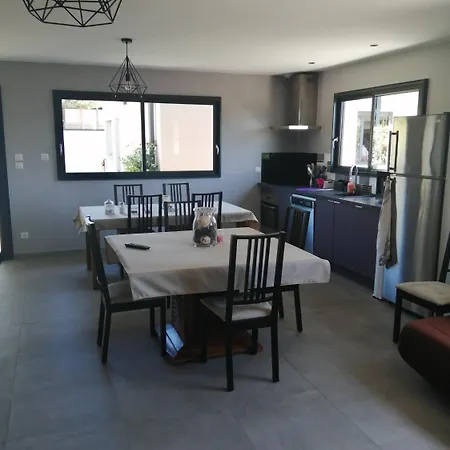 לינה וארוחת בוקר Villa'vi Lyon Est D'hotes