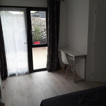 Villa'vi Lyon Est D'hotes לינה וארוחת בוקר 3*