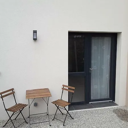 לינה וארוחת בוקר Villa'vi Lyon Est D'hotes 3*