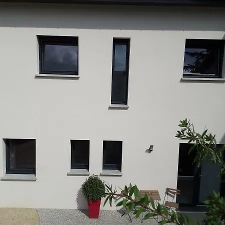 Villa'vi Lyon Est D'hotes לינה וארוחת בוקר